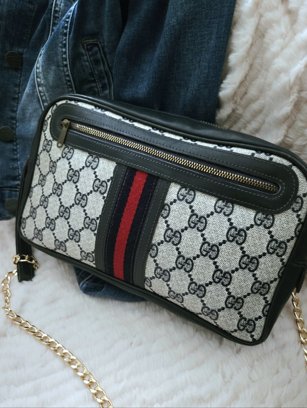 Authentic GUCCIi GG Logo Web Clutch Crossbody Shoulder WOC‎ Wallet On A Chain